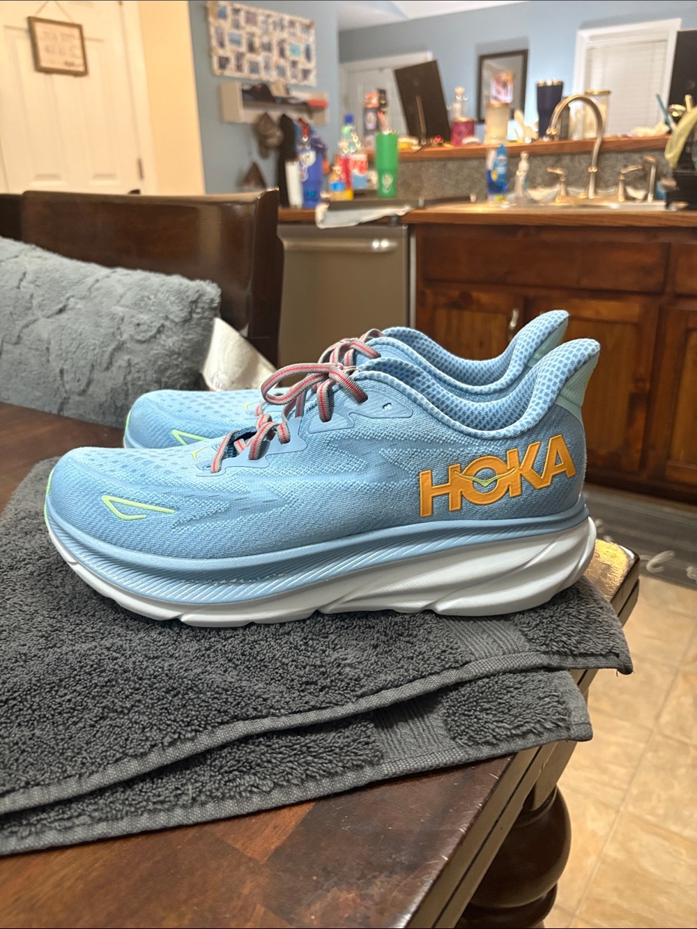 HOKA MEN'S CLIFTON 9 size 11.5